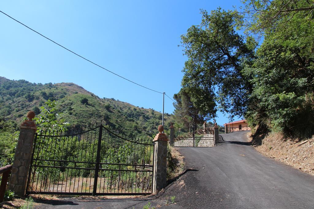 Motta Camastra Profetina Village المظهر الخارجي الصورة